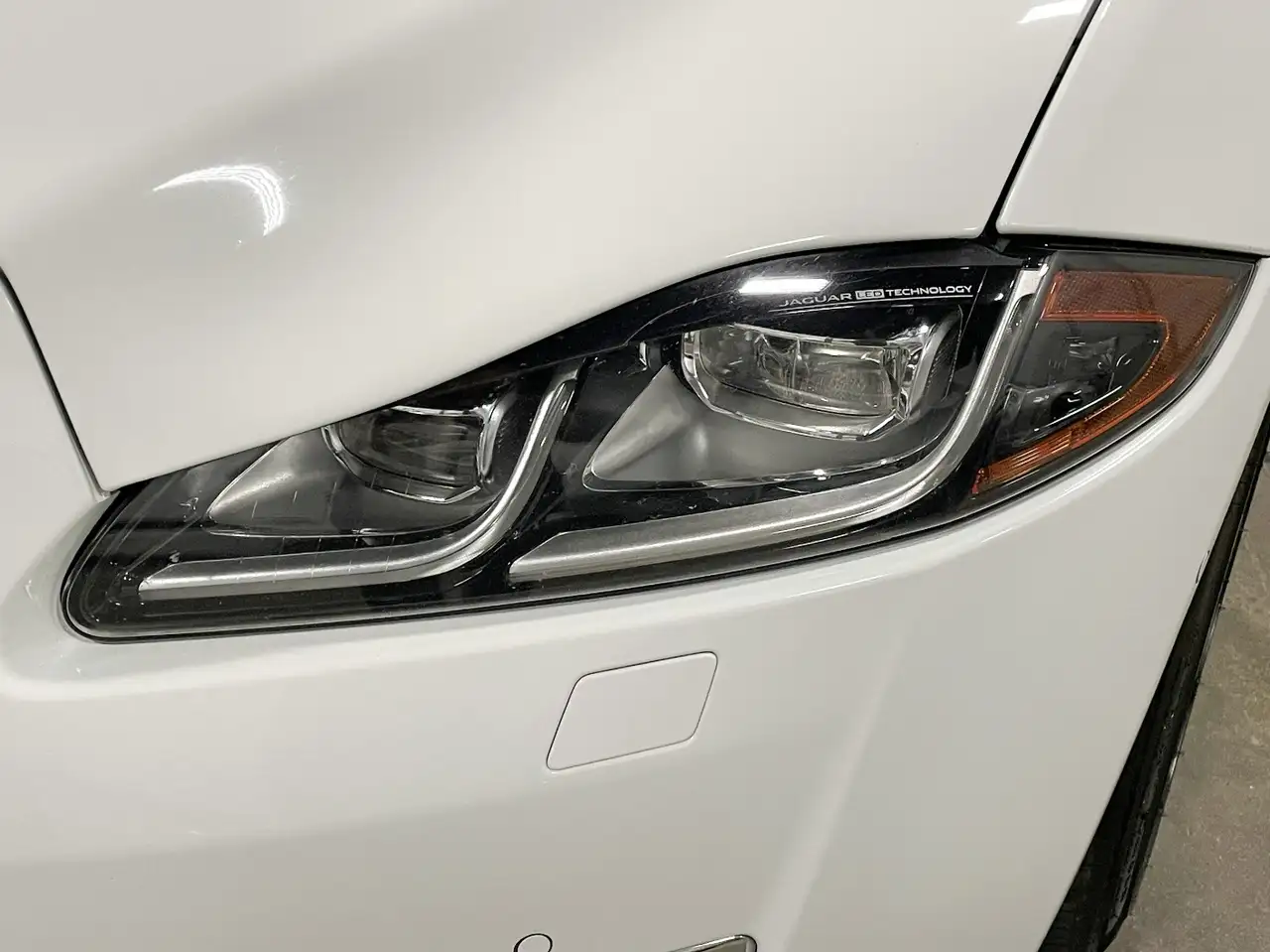 Jaguar XJ снимка Jaguar XJ