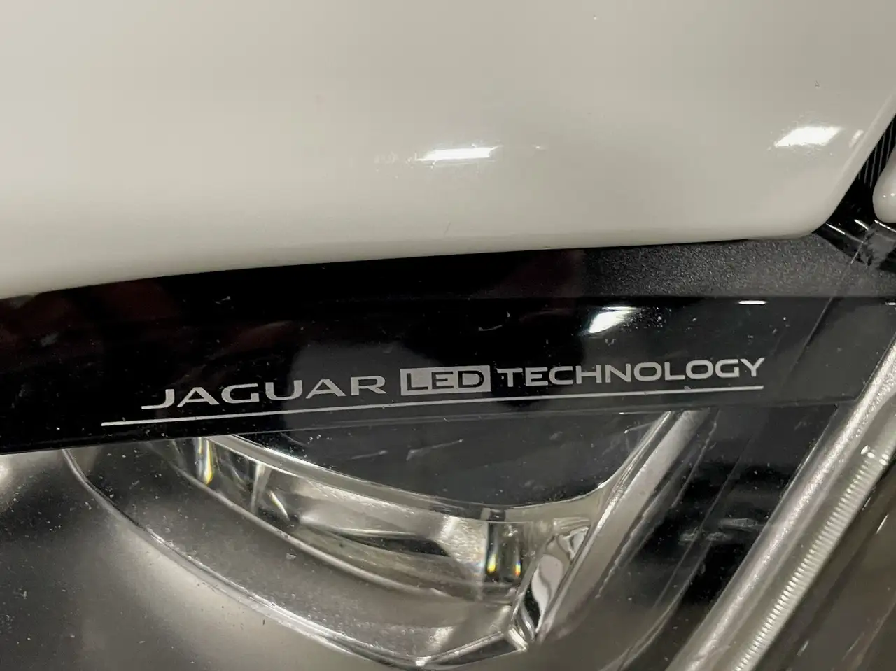 Jaguar XJ снимка Jaguar XJ