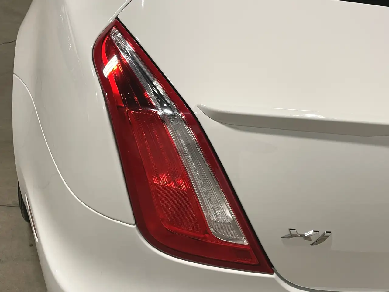 Jaguar XJ снимка Jaguar XJ