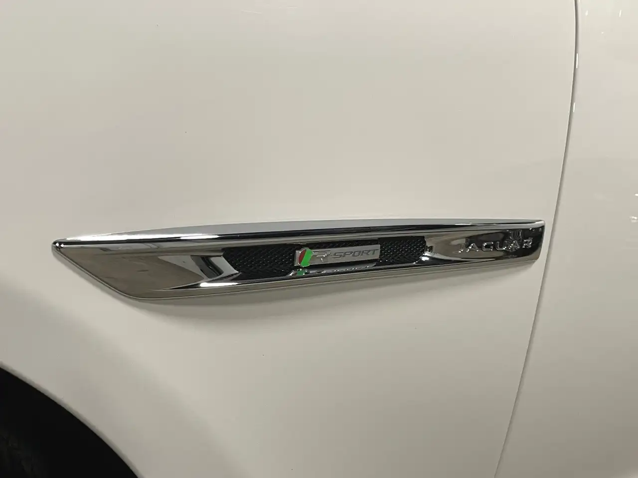 Jaguar XJ снимка Jaguar XJ