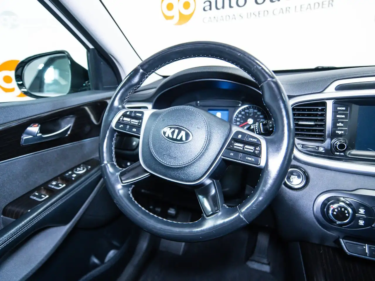Kia Sorento photo Kia Sorento