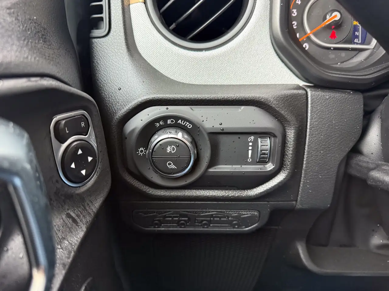 Jeep Gladiator снимка Jeep Gladiator