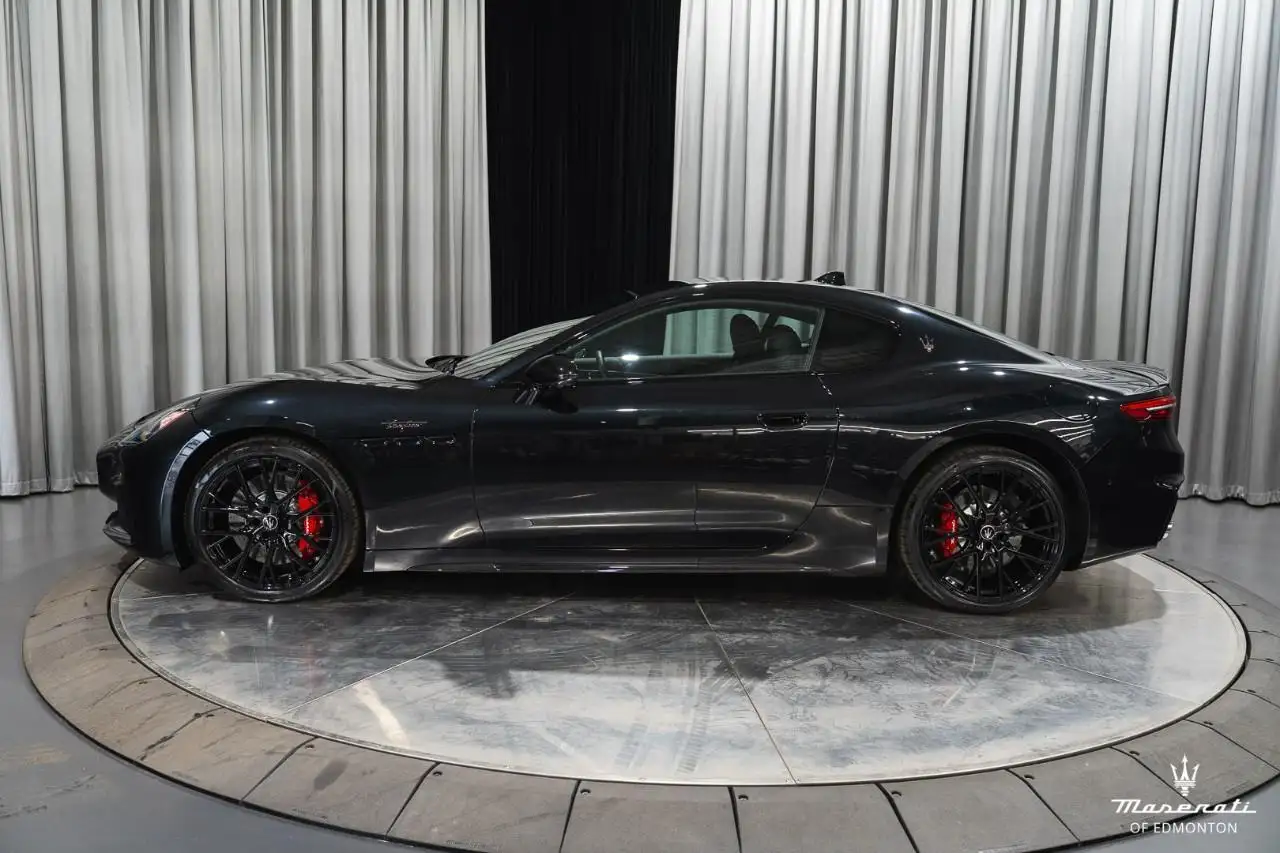 Maserati GranTurismo снимка Maserati GranTurismo