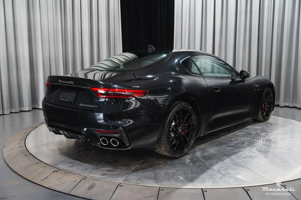 Maserati GranTurismo снимка Maserati GranTurismo
