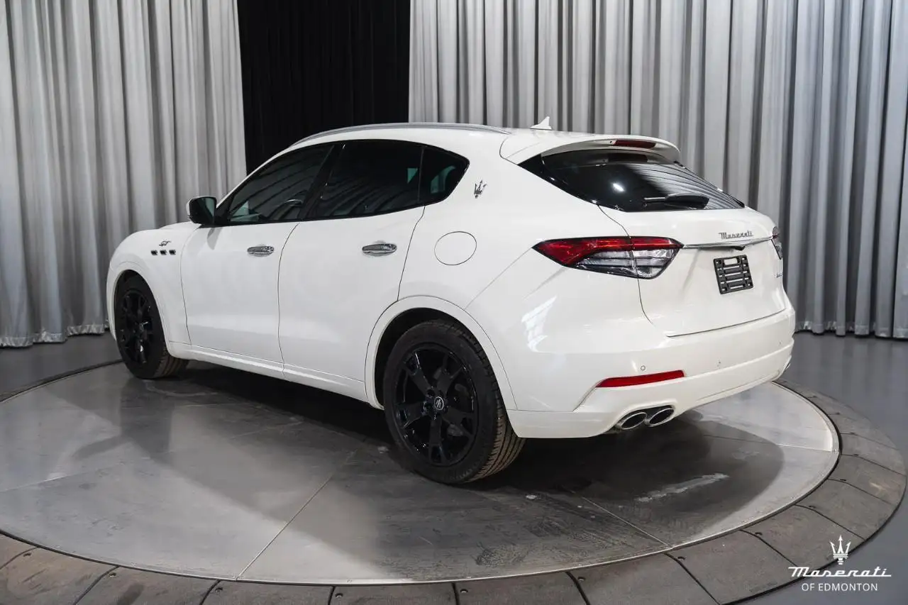 Maserati Levante снимка Maserati Levante