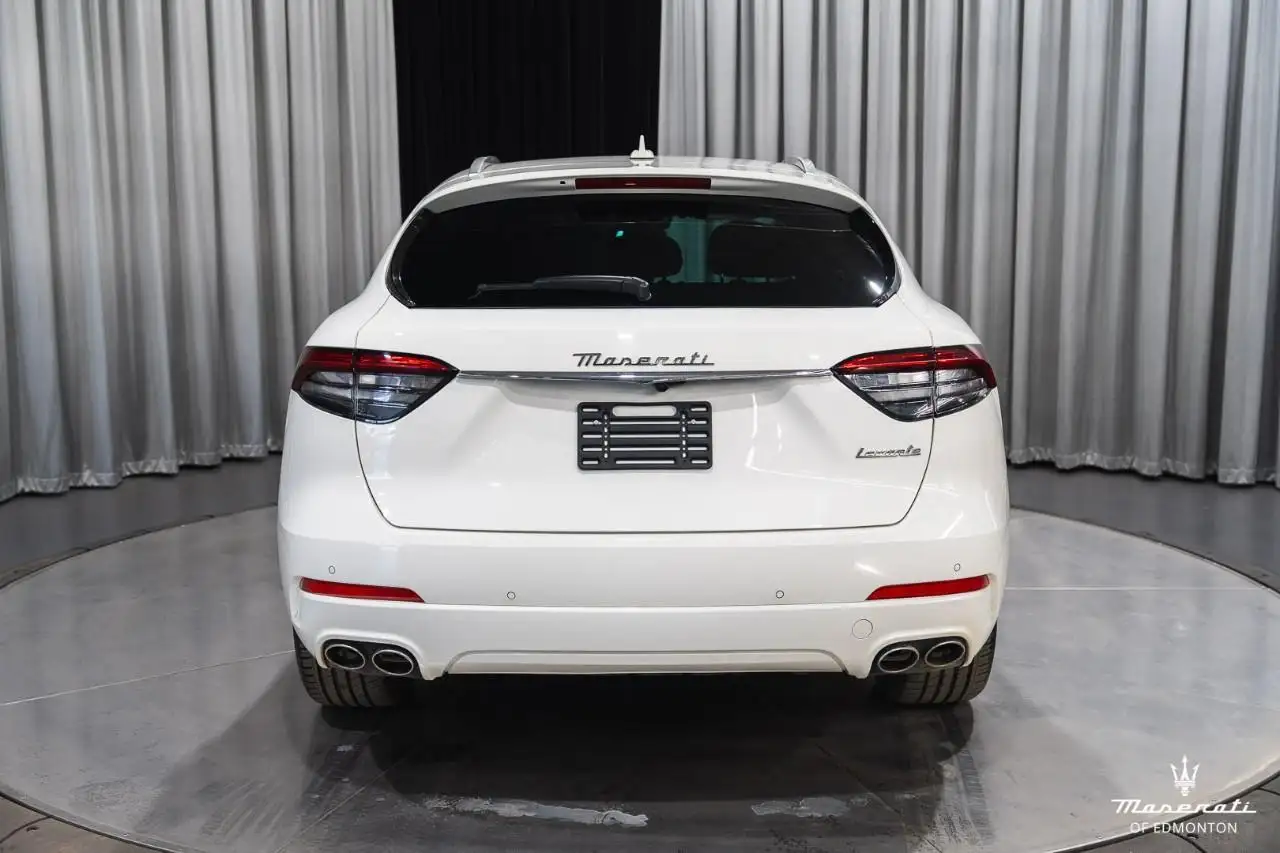 Maserati Levante снимка Maserati Levante
