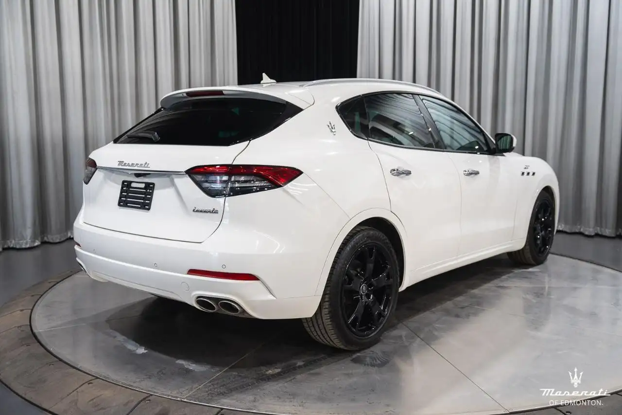 Maserati Levante снимка Maserati Levante