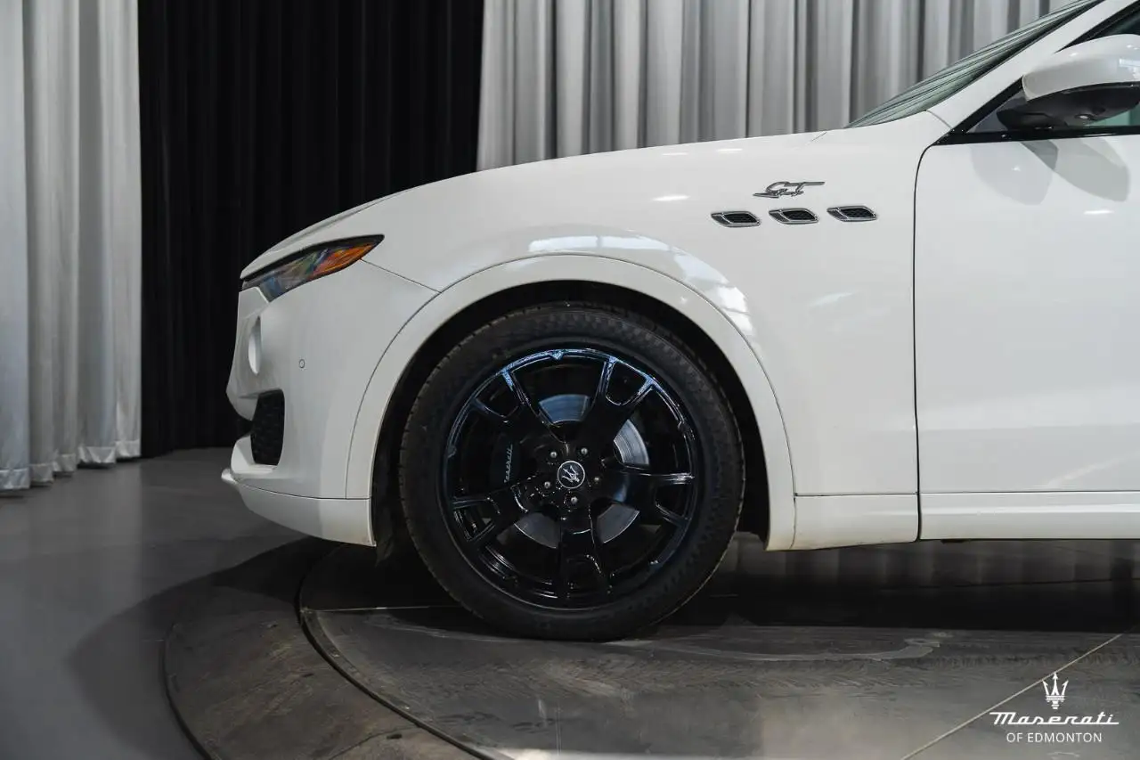 Maserati Levante снимка Maserati Levante