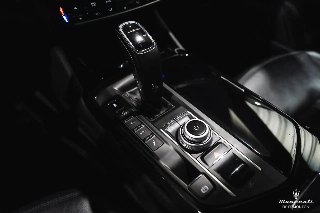 Maserati Levante снимка Maserati Levante