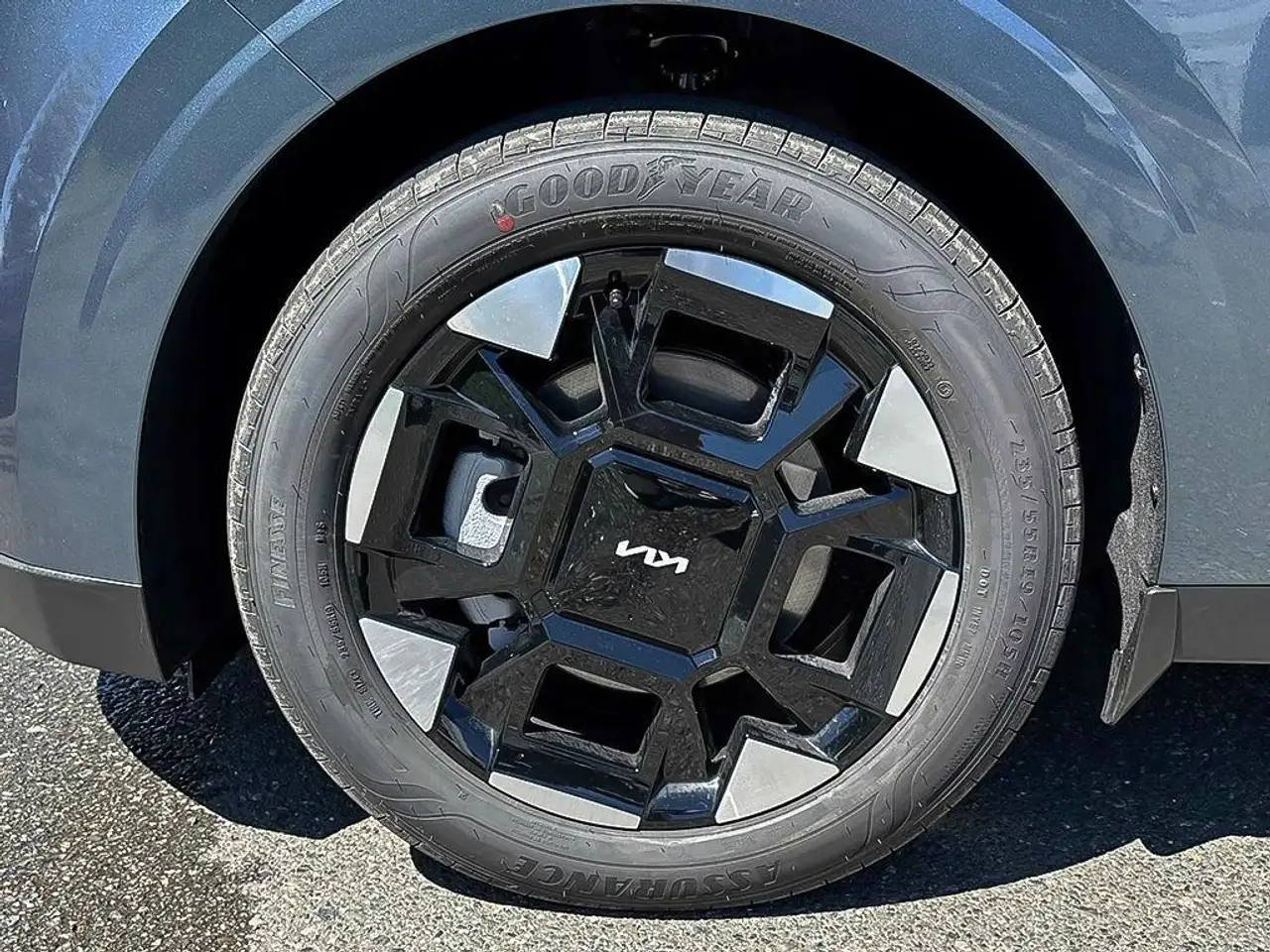 Kia Carnival photo Kia Carnival