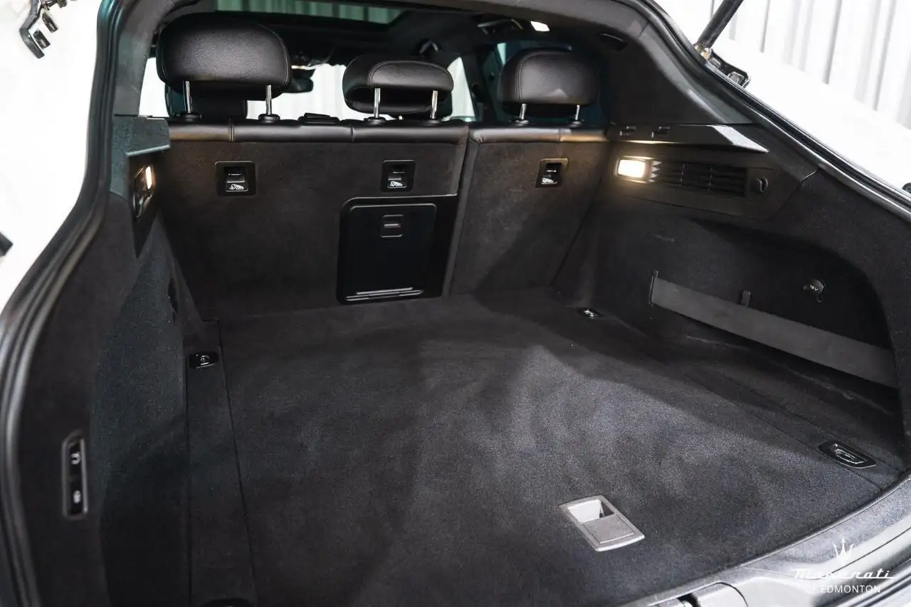 Maserati Levante снимка Maserati Levante
