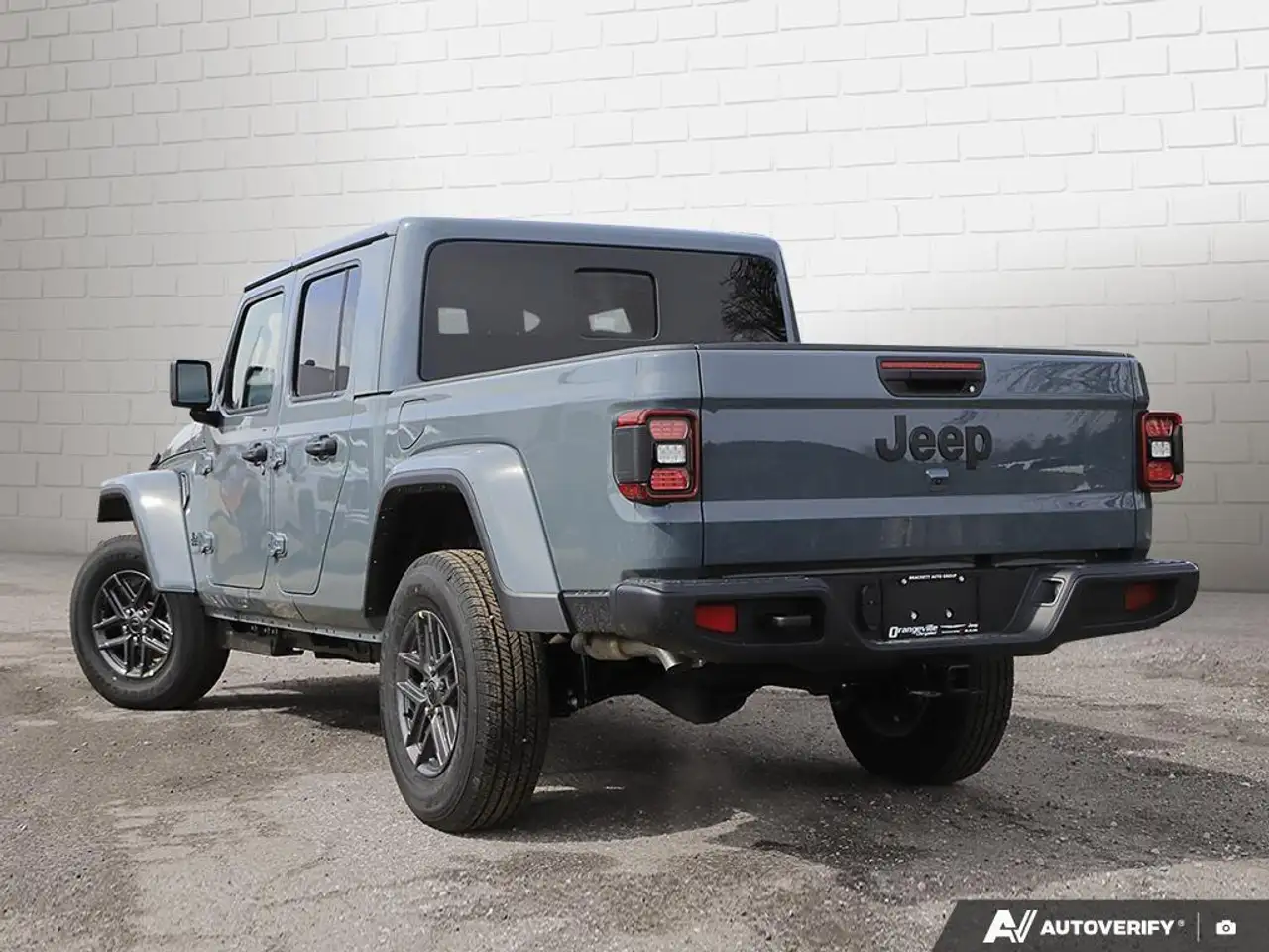 Jeep Gladiator photo Jeep Gladiator