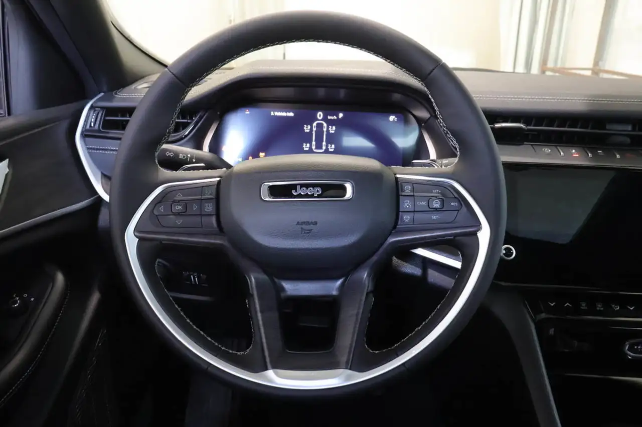 Jeep Grand Cherokee photo Jeep Grand Cherokee