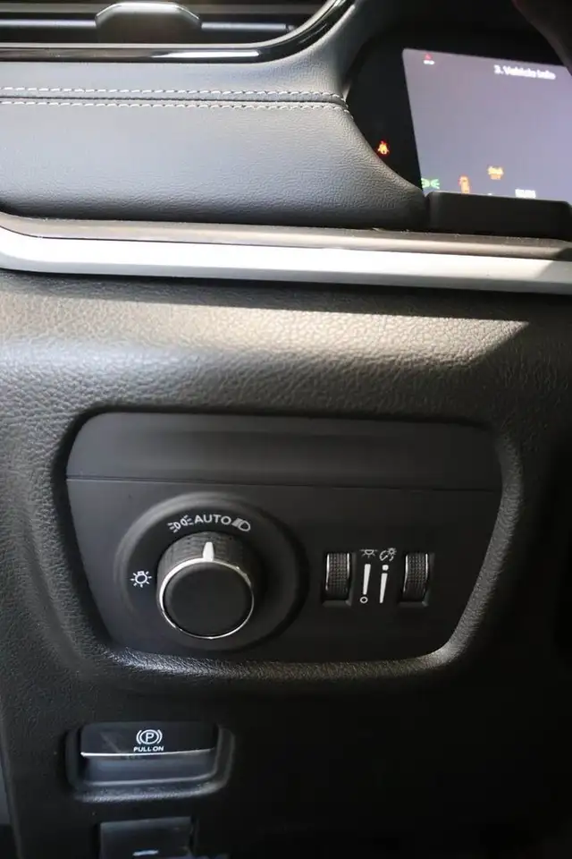 Jeep Grand Cherokee photo Jeep Grand Cherokee