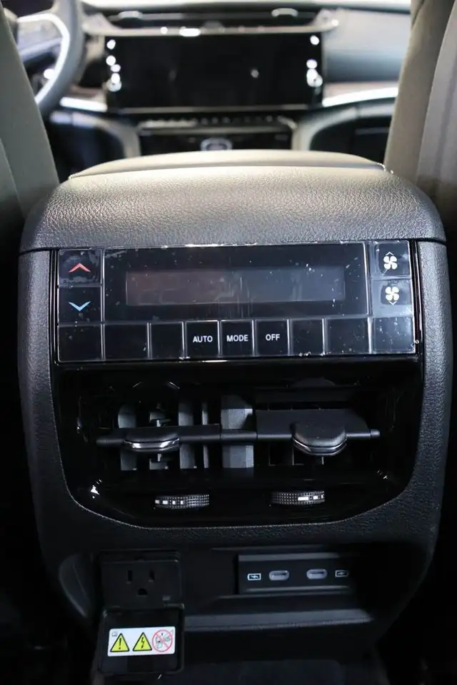 Jeep Grand Cherokee photo Jeep Grand Cherokee