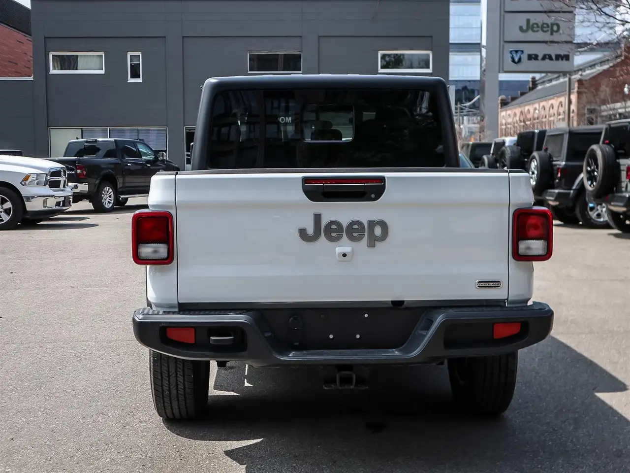 Jeep Gladiator снимка Jeep Gladiator