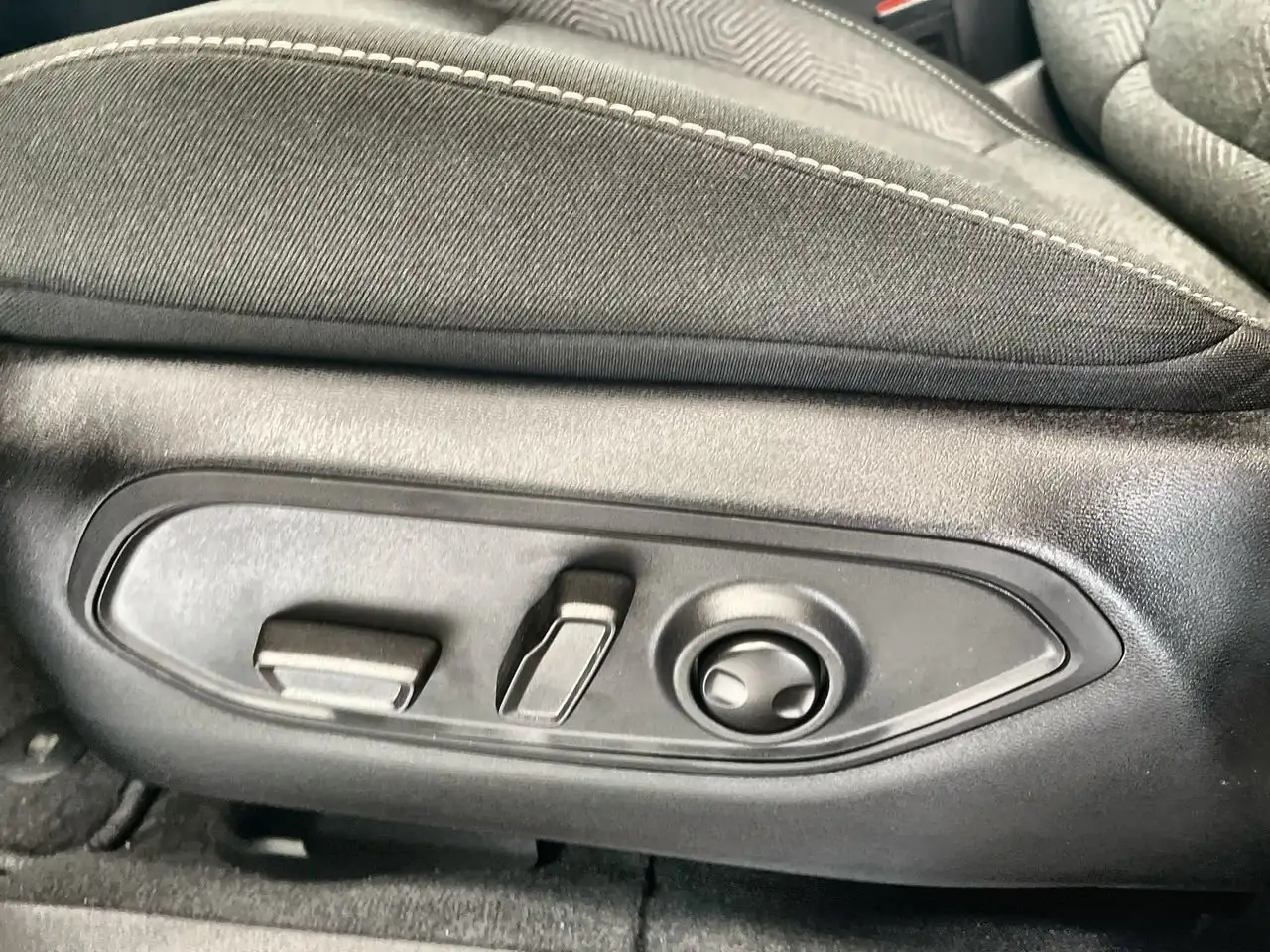Jeep Cherokee снимка Jeep Cherokee