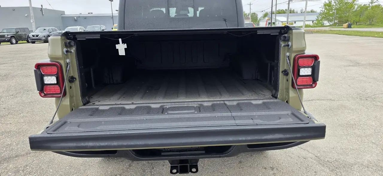 Jeep Gladiator снимка Jeep Gladiator