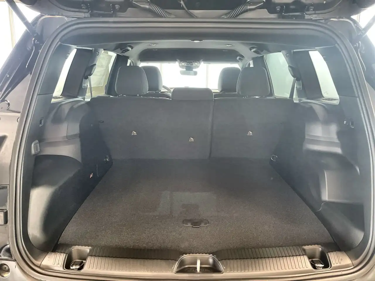 Jeep Cherokee снимка Jeep Cherokee