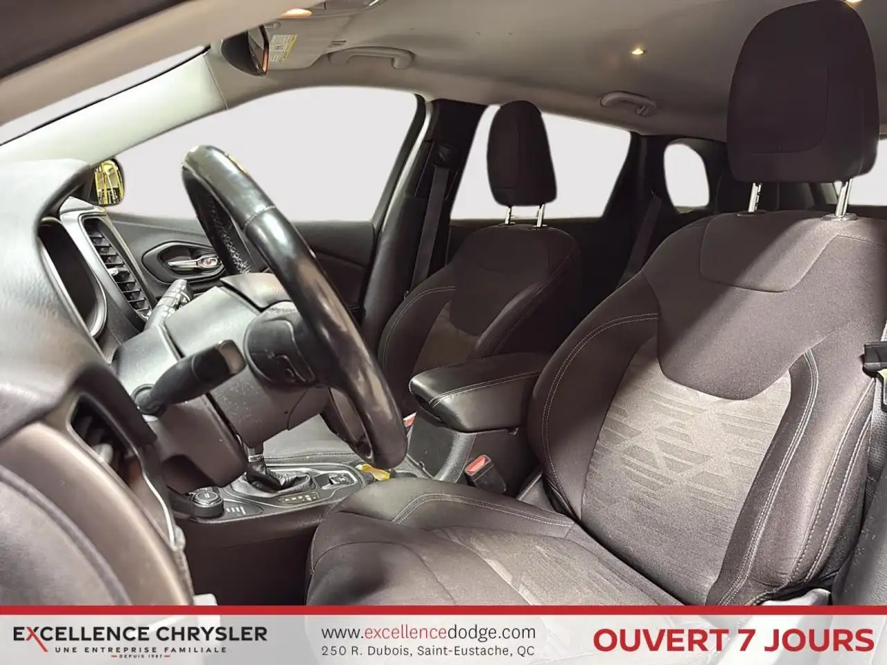 Jeep Cherokee снимка Jeep Cherokee