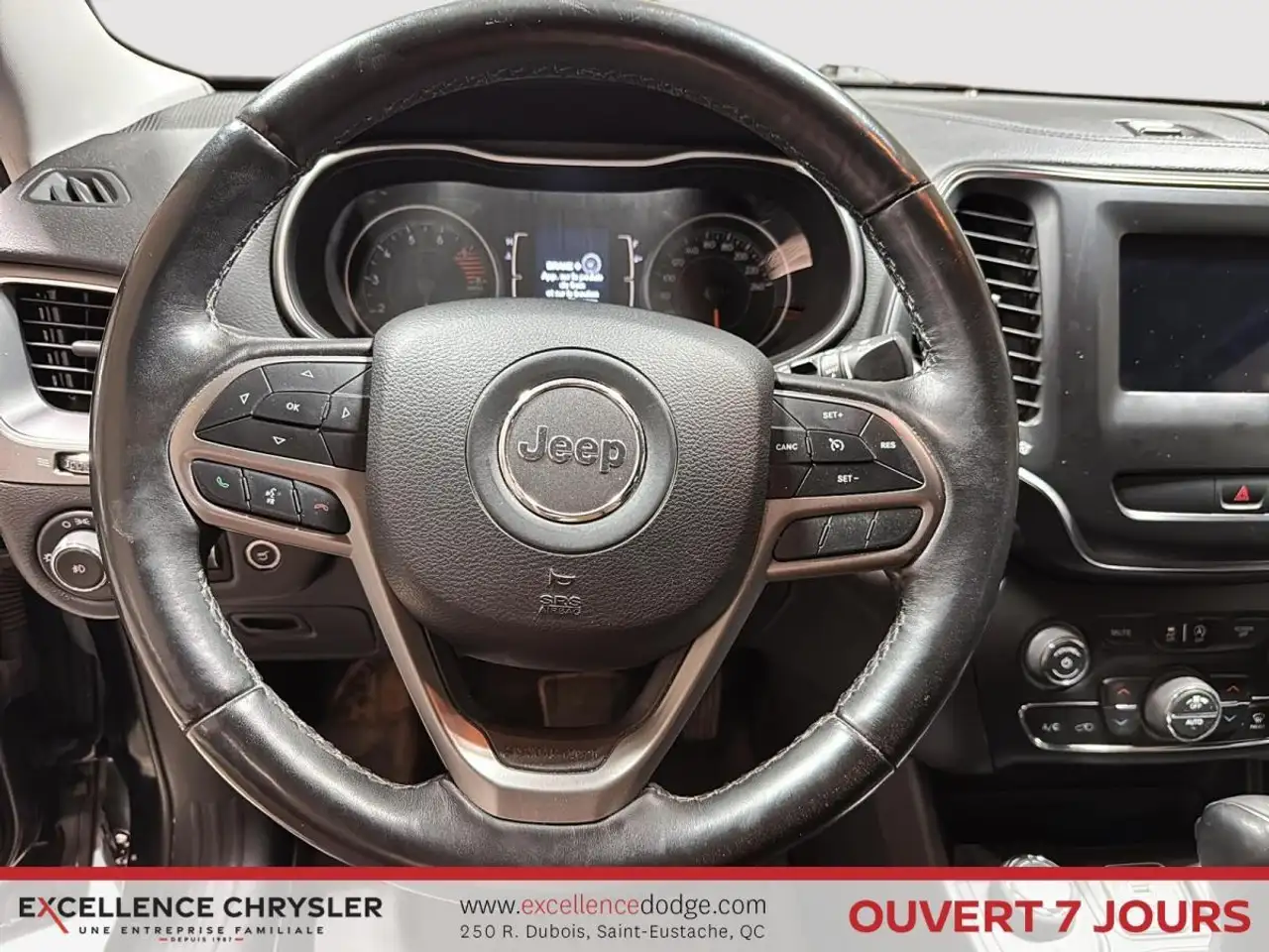 Jeep Cherokee снимка Jeep Cherokee