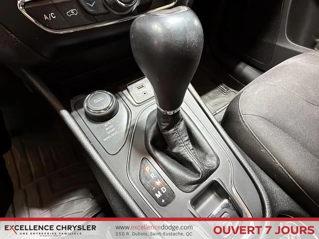 Jeep Cherokee снимка Jeep Cherokee