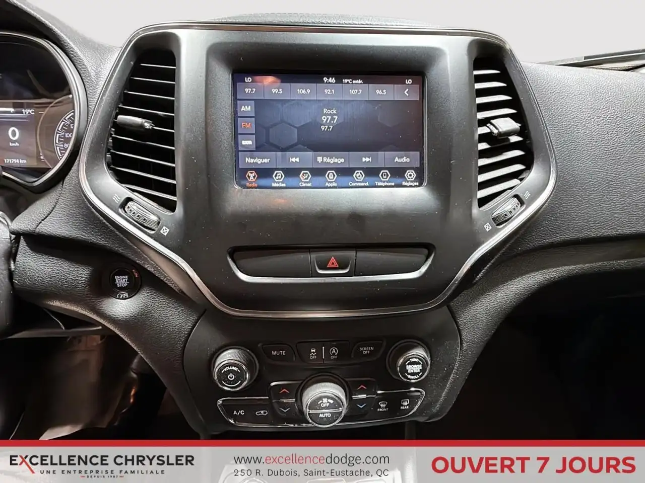 Jeep Cherokee снимка Jeep Cherokee