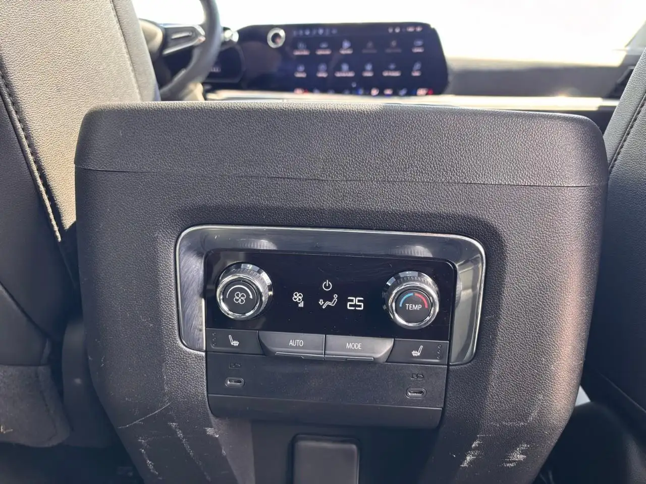 Chevrolet Tahoe снимка Chevrolet Tahoe
