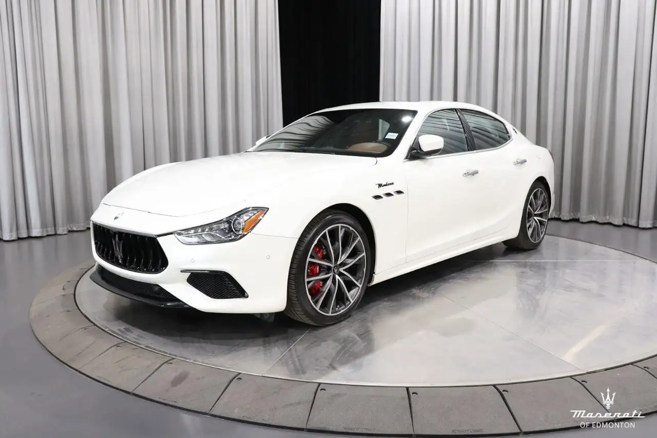 Maserati Ghibli снимка Maserati Ghibli