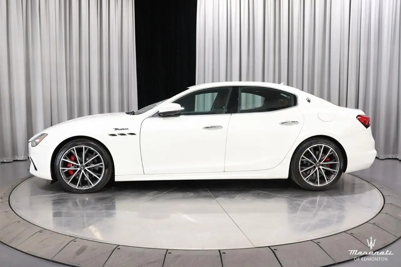 Maserati Ghibli снимка Maserati Ghibli