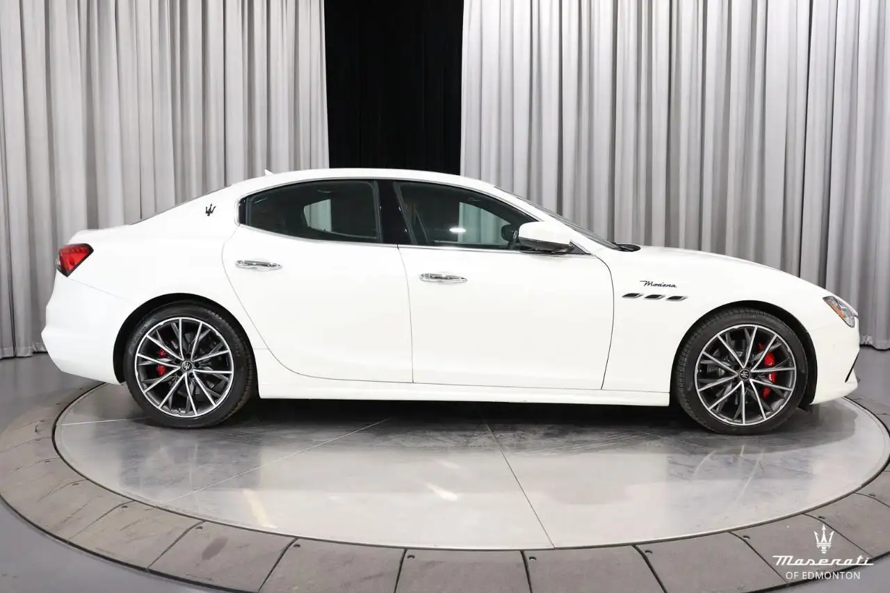 Maserati Ghibli снимка Maserati Ghibli