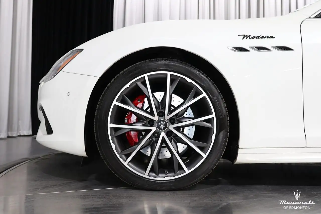 Maserati Ghibli снимка Maserati Ghibli