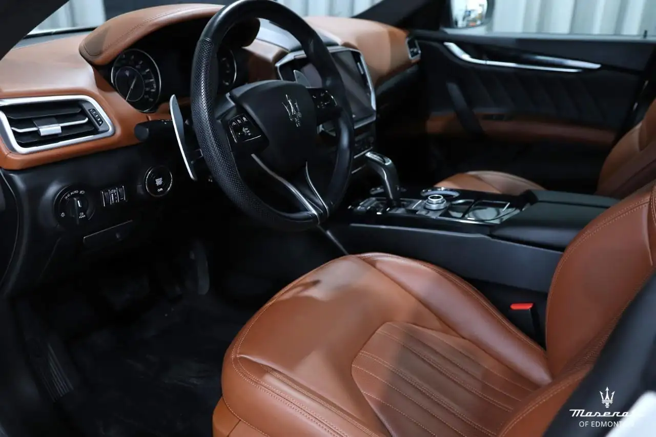 Maserati Ghibli снимка Maserati Ghibli