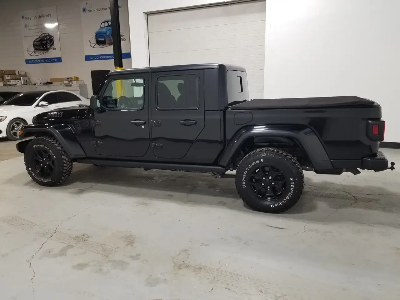 Jeep Gladiator photo Jeep Gladiator