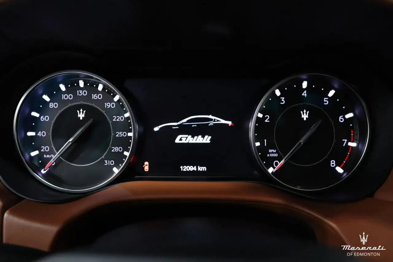 Maserati Ghibli снимка Maserati Ghibli
