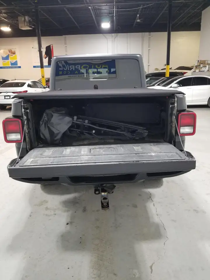 Jeep Gladiator photo Jeep Gladiator