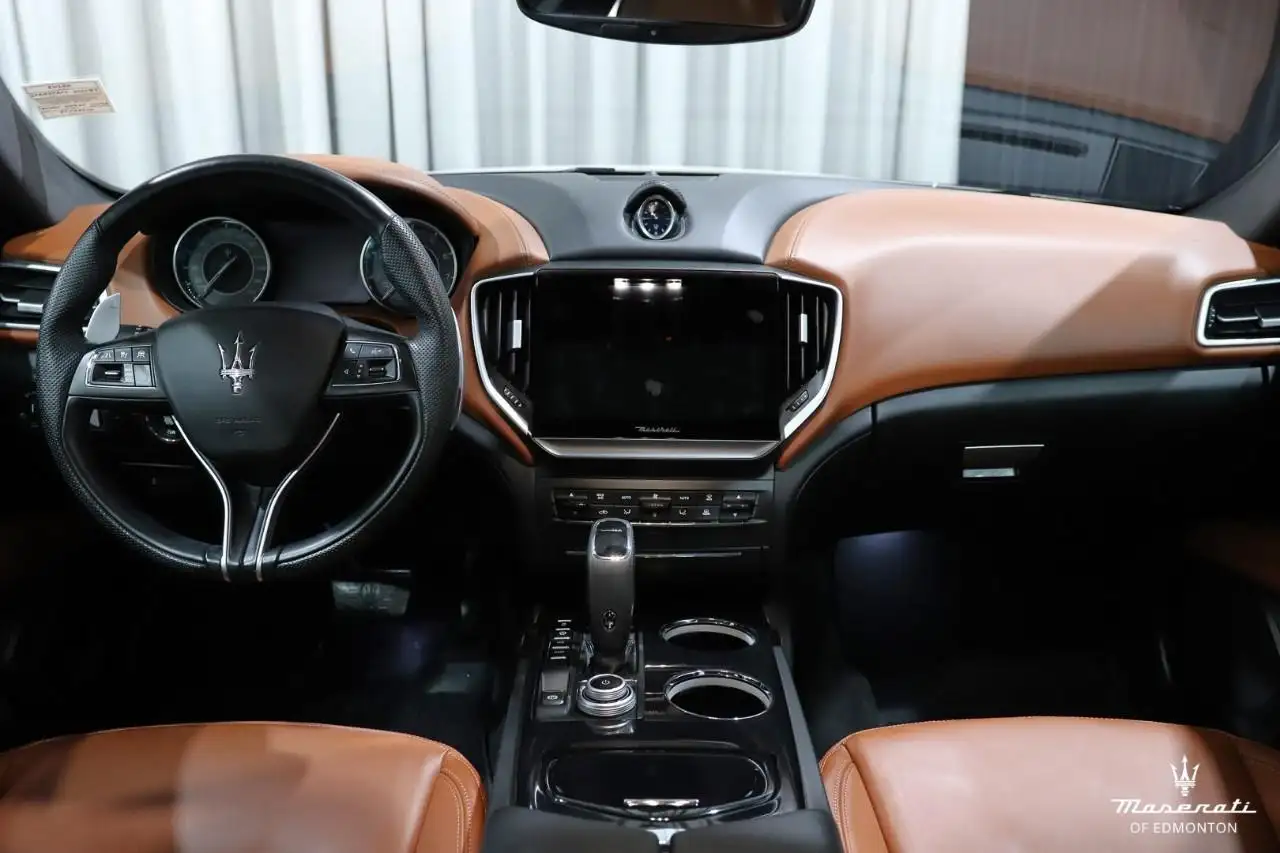 Maserati Ghibli снимка Maserati Ghibli