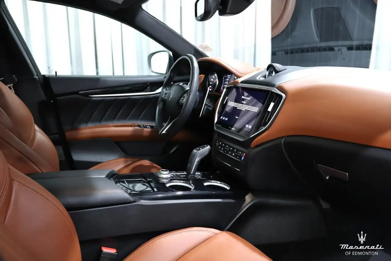 Maserati Ghibli снимка Maserati Ghibli
