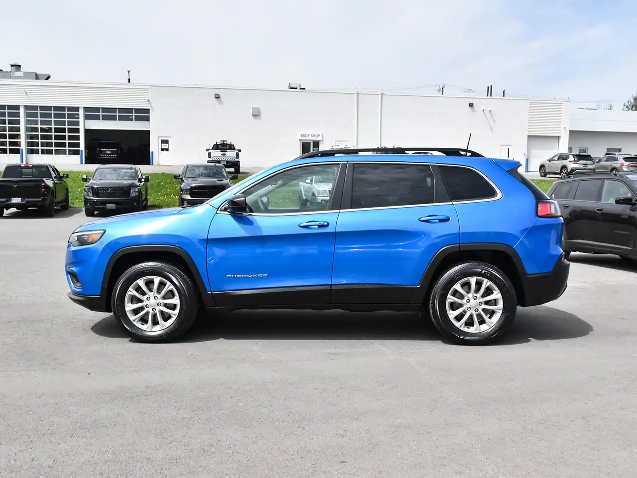 Jeep Cherokee снимка Jeep Cherokee