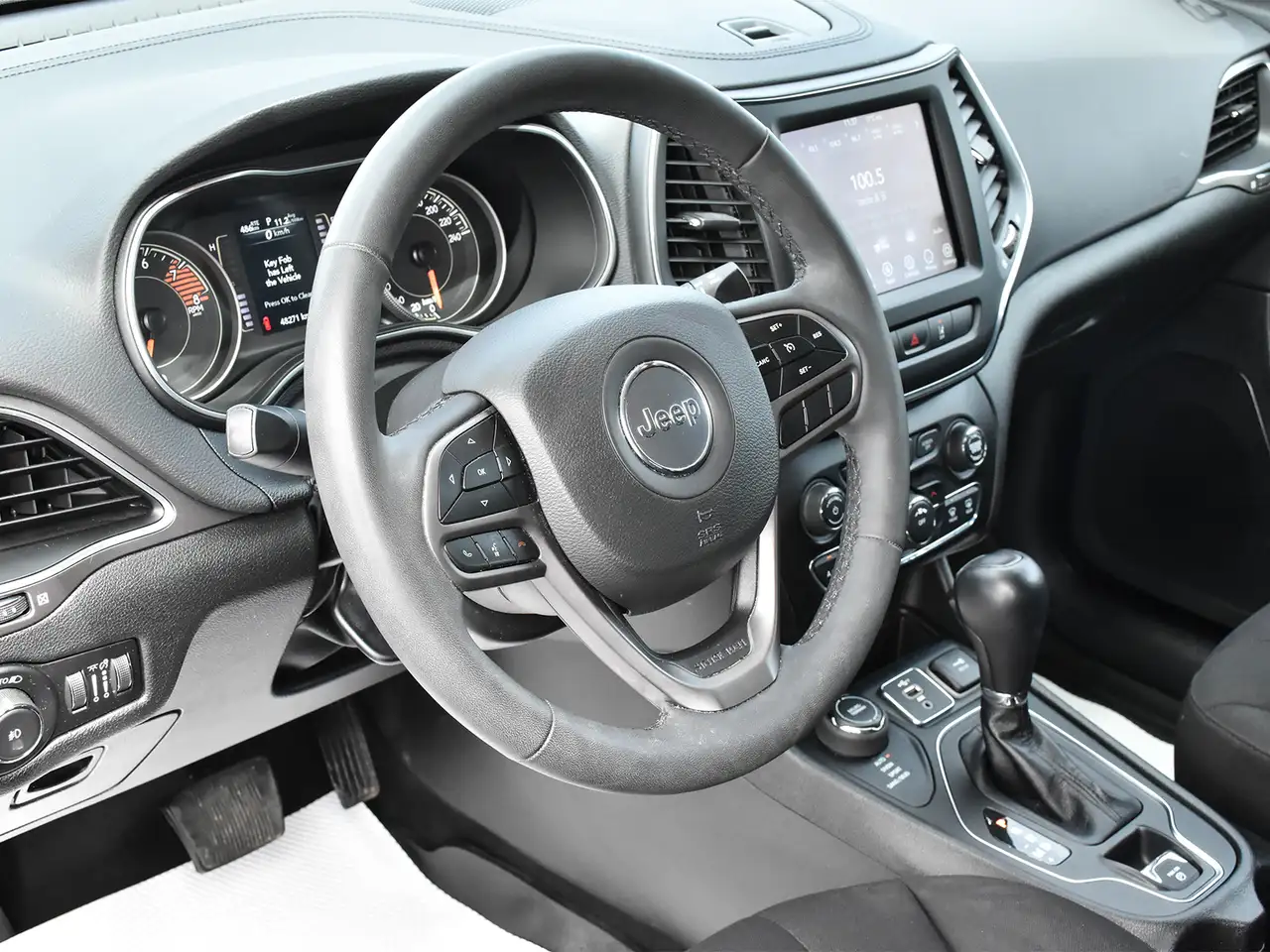Jeep Cherokee снимка Jeep Cherokee