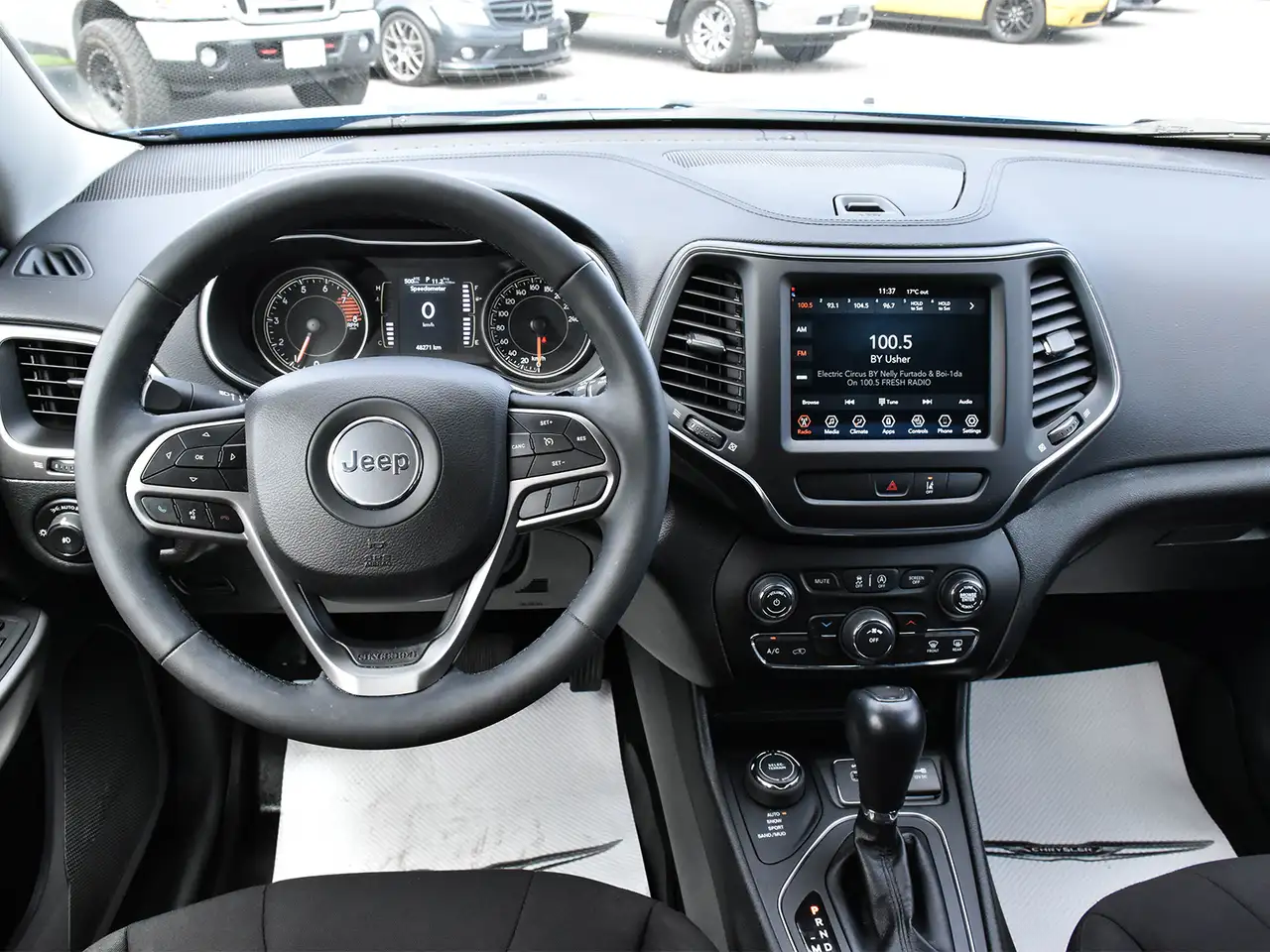 Jeep Cherokee снимка Jeep Cherokee