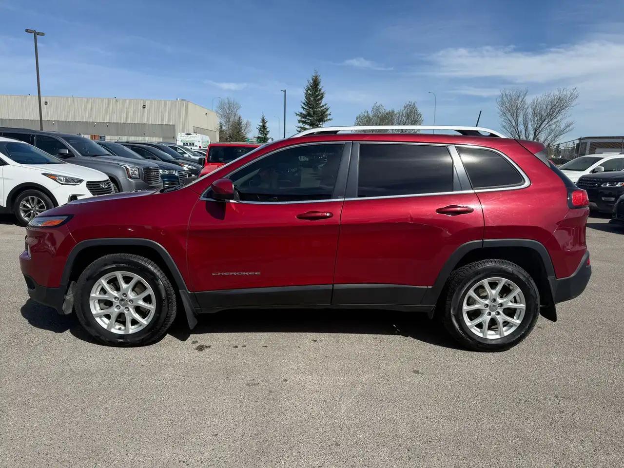Jeep Cherokee снимка Jeep Cherokee