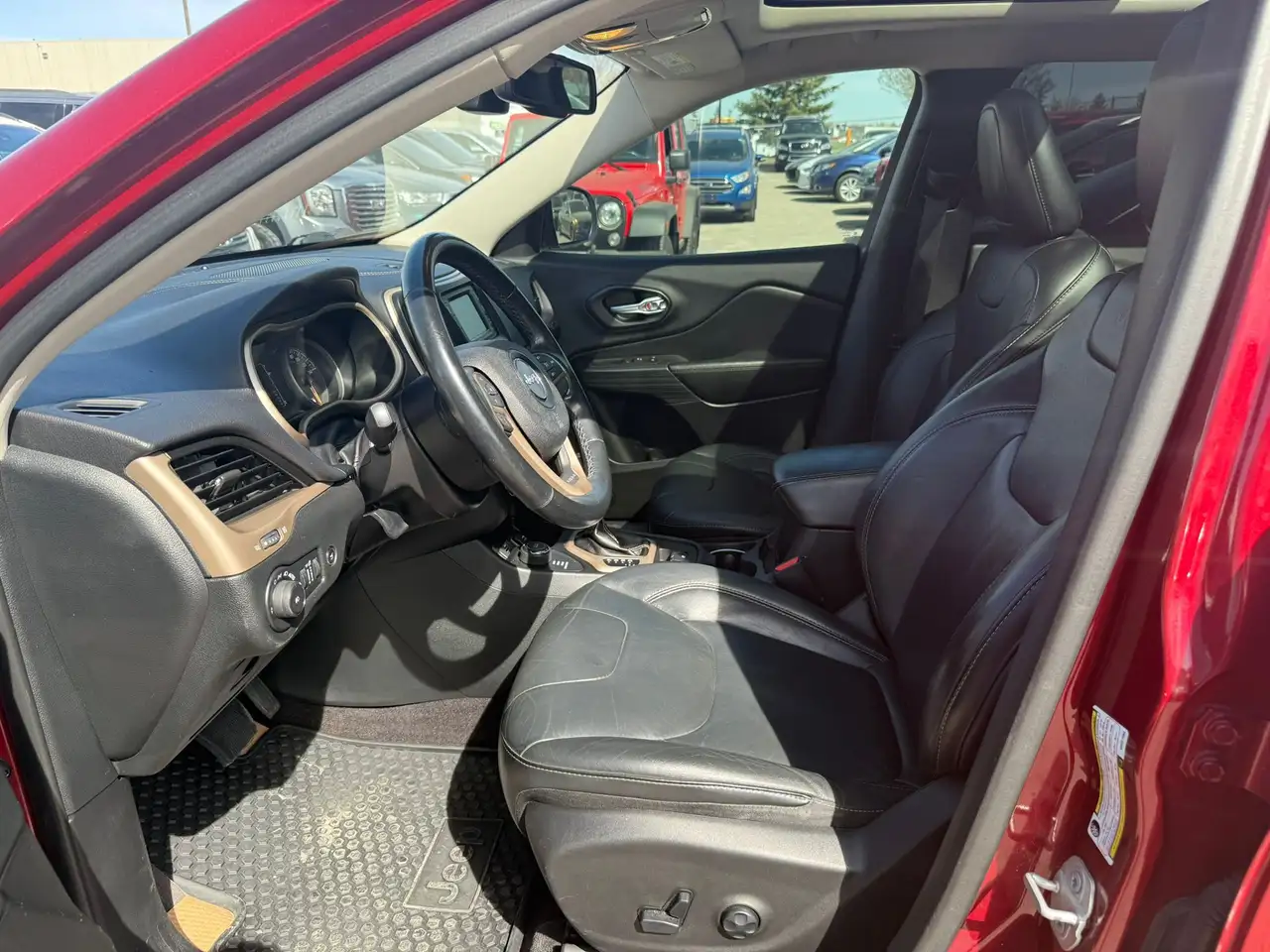 Jeep Cherokee снимка Jeep Cherokee
