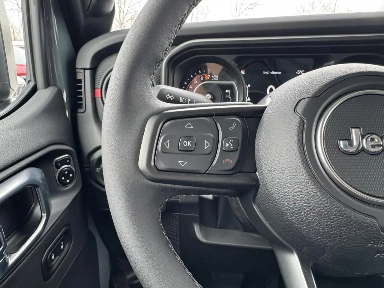 Jeep Gladiator снимка Jeep Gladiator