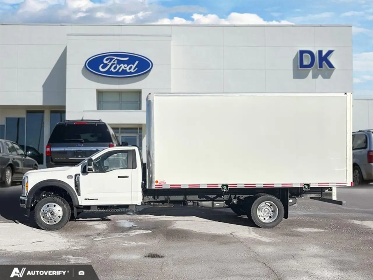 Ford F-600 Super Duty снимка Ford F-600 Super Duty