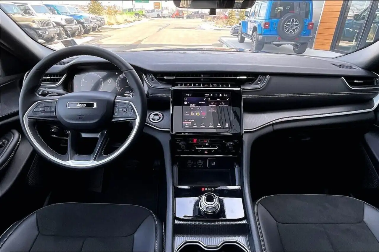 Jeep Grand Cherokee снимка Jeep Grand Cherokee