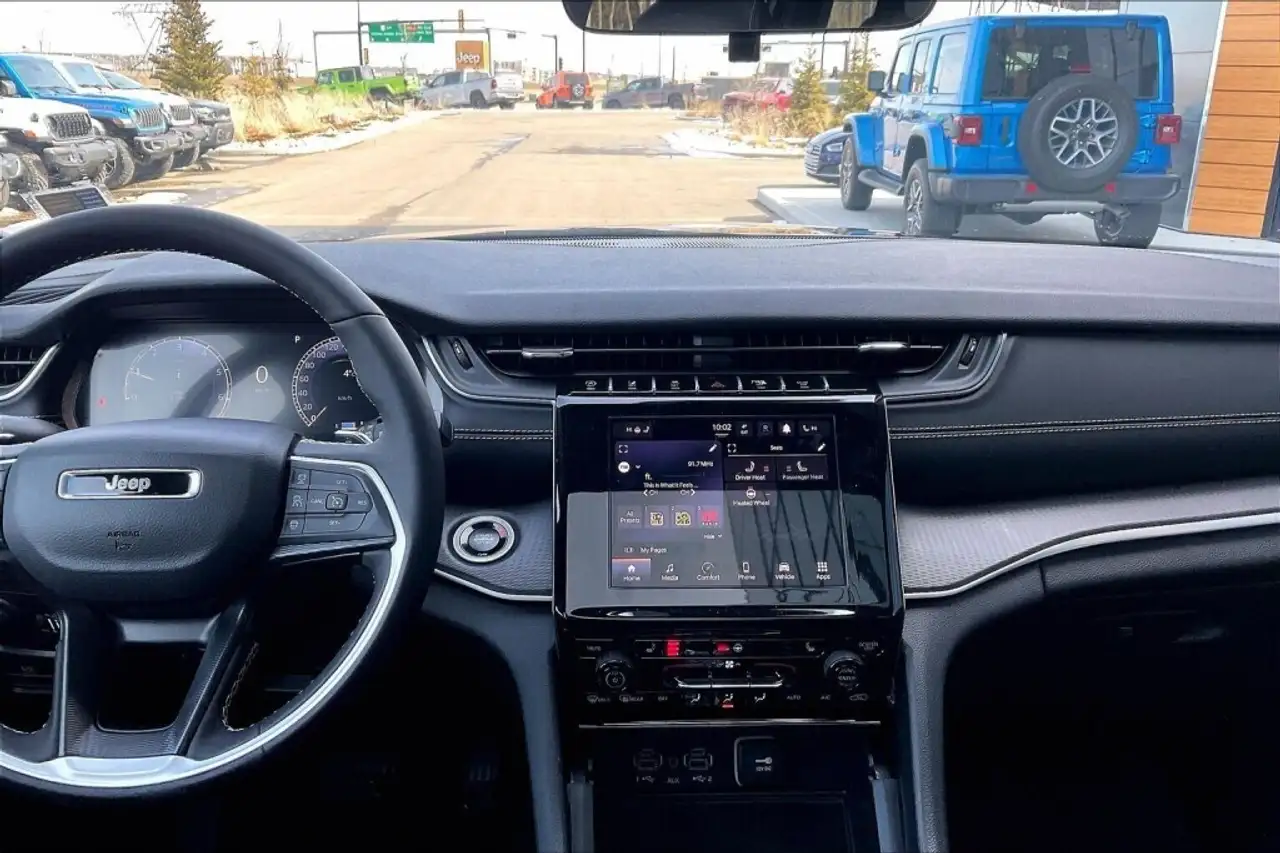 Jeep Grand Cherokee снимка Jeep Grand Cherokee