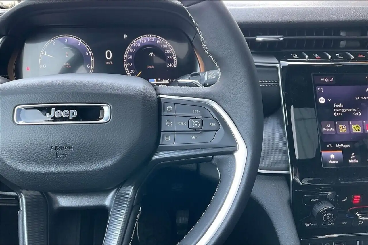 Jeep Grand Cherokee снимка Jeep Grand Cherokee