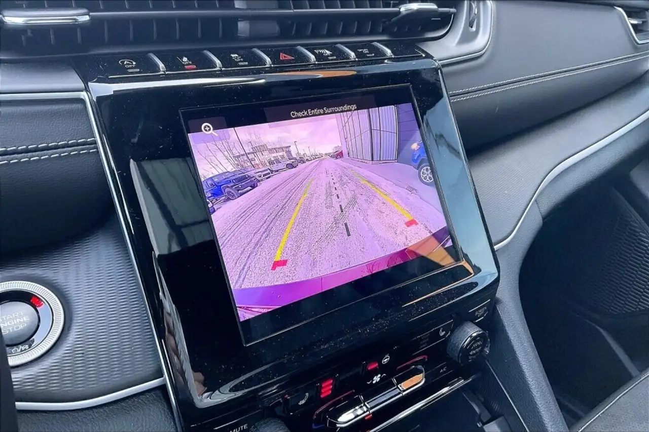 Jeep Grand Cherokee снимка Jeep Grand Cherokee