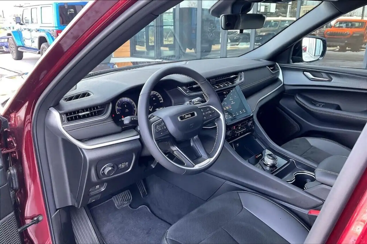 Jeep Grand Cherokee снимка Jeep Grand Cherokee